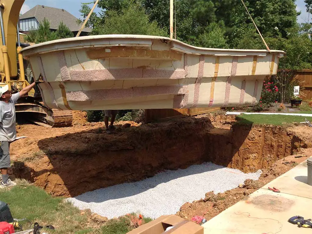 fiberglass pool builder on site