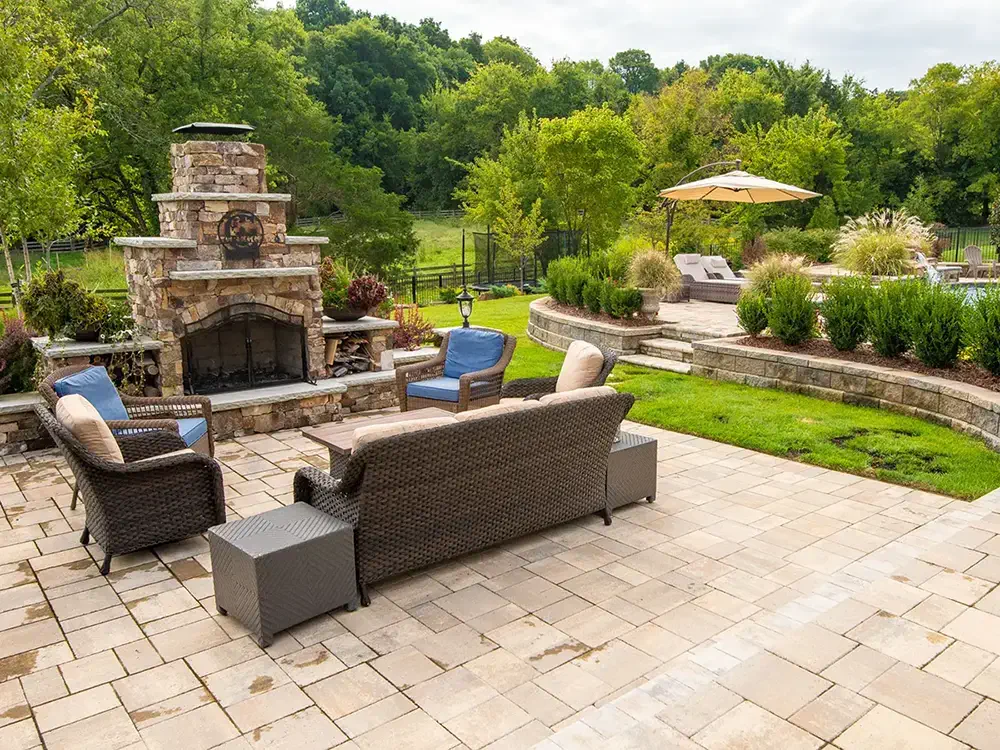  Key Points to Consider When Purchasing Furniture for Your Backyard Pool