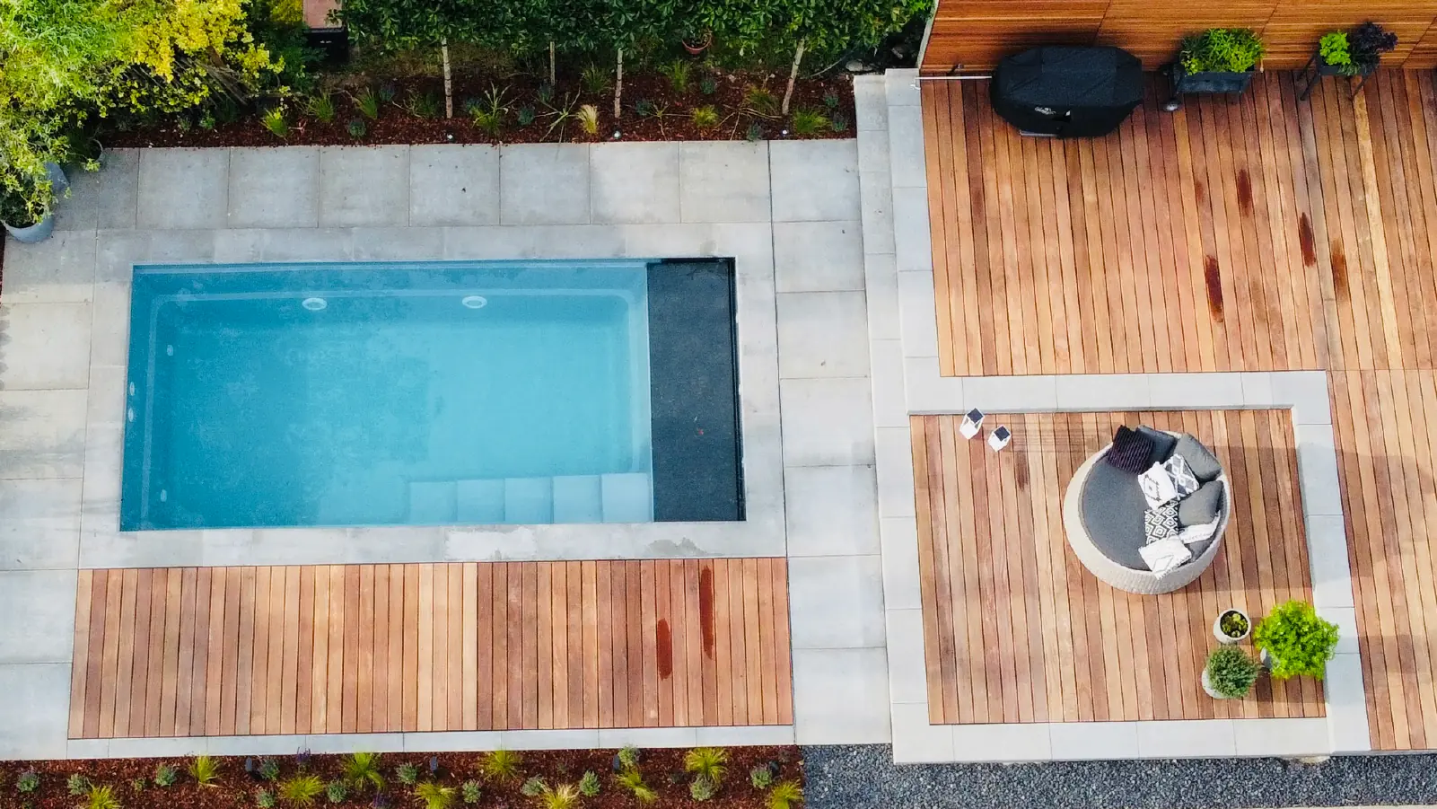 Exploring the Top Fiberglass Pool Decking Trends with Leisure Pools