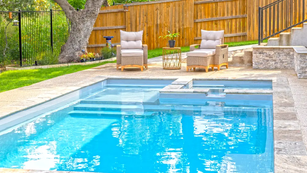 Adapting Your Backyard Fiberglass Pool for All-Season Use