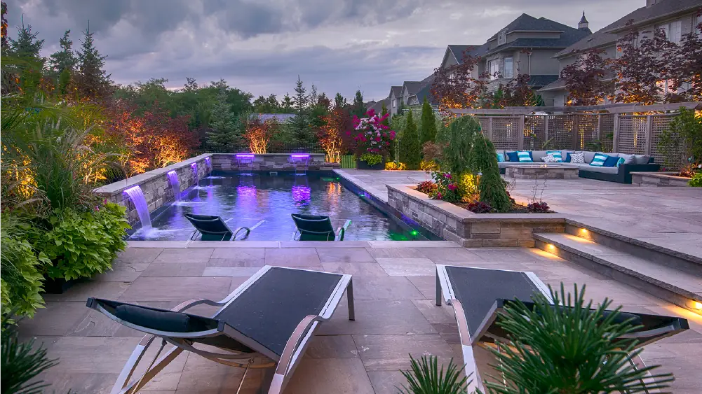 Pool Features for Enhanced Lighting and Ambiance