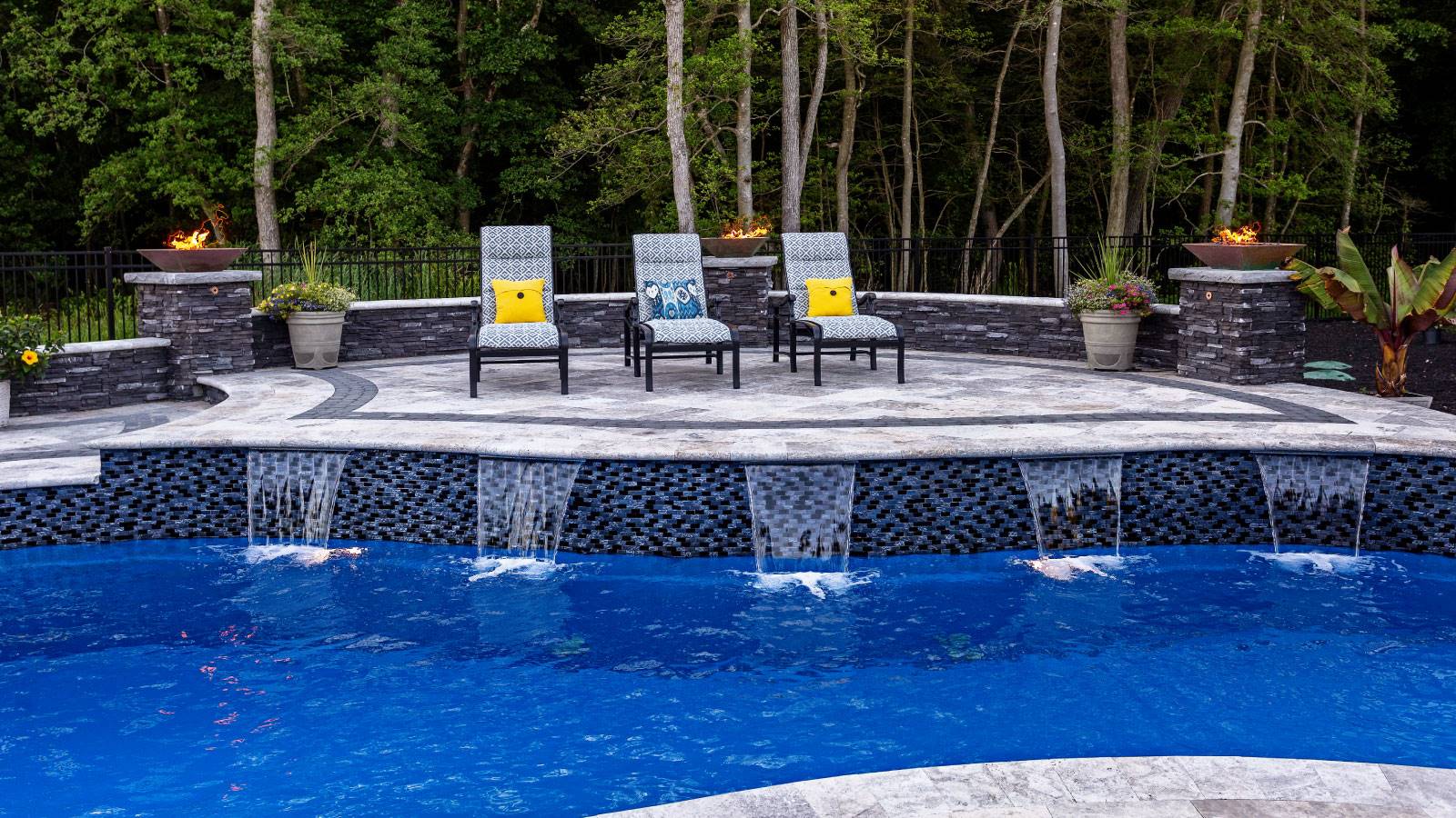 Pool Fire Features: The Ultimate Guide to Outdoor Ambiance