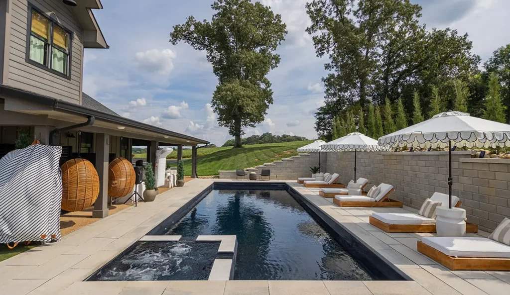 The Icon 40 fiberglass pool full pool view in Ebony Blue