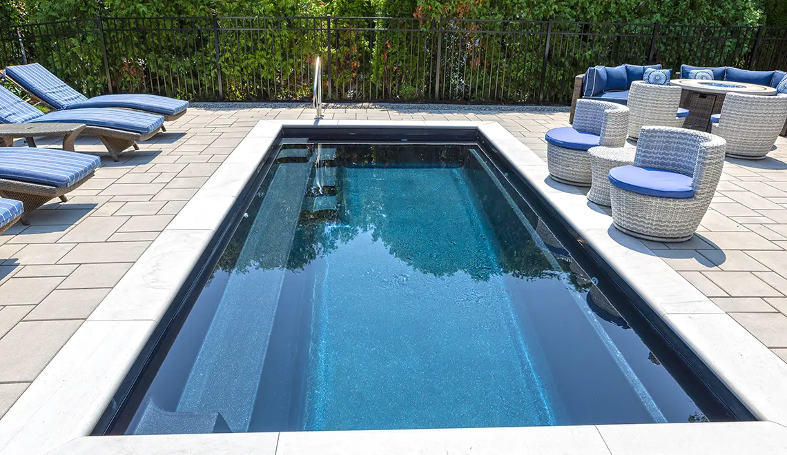 Leisure Pools 20' Harmony model in Ebony Blue