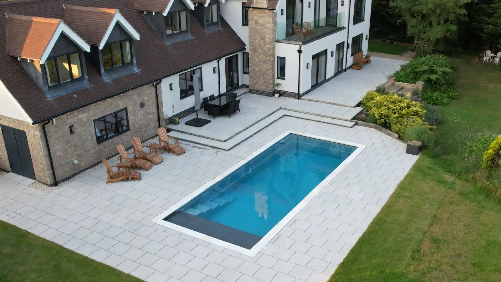 The Ultimate Guide to Fiberglass Pools: Benefits, Features and Why They're the Smart Choice