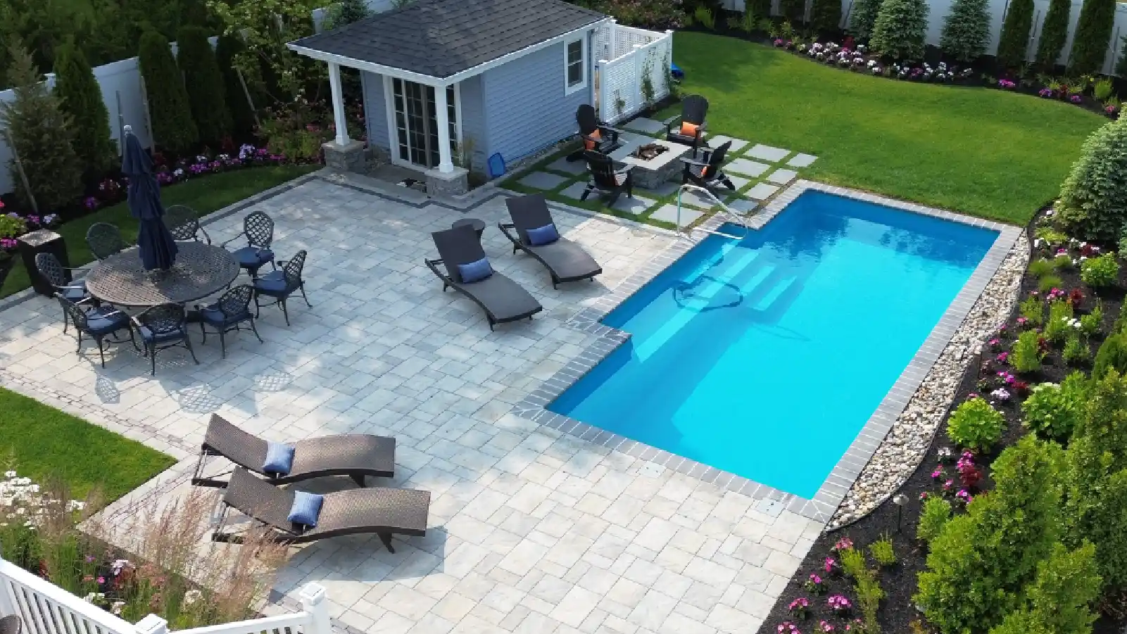 Eight Best Swimming Pool Colors