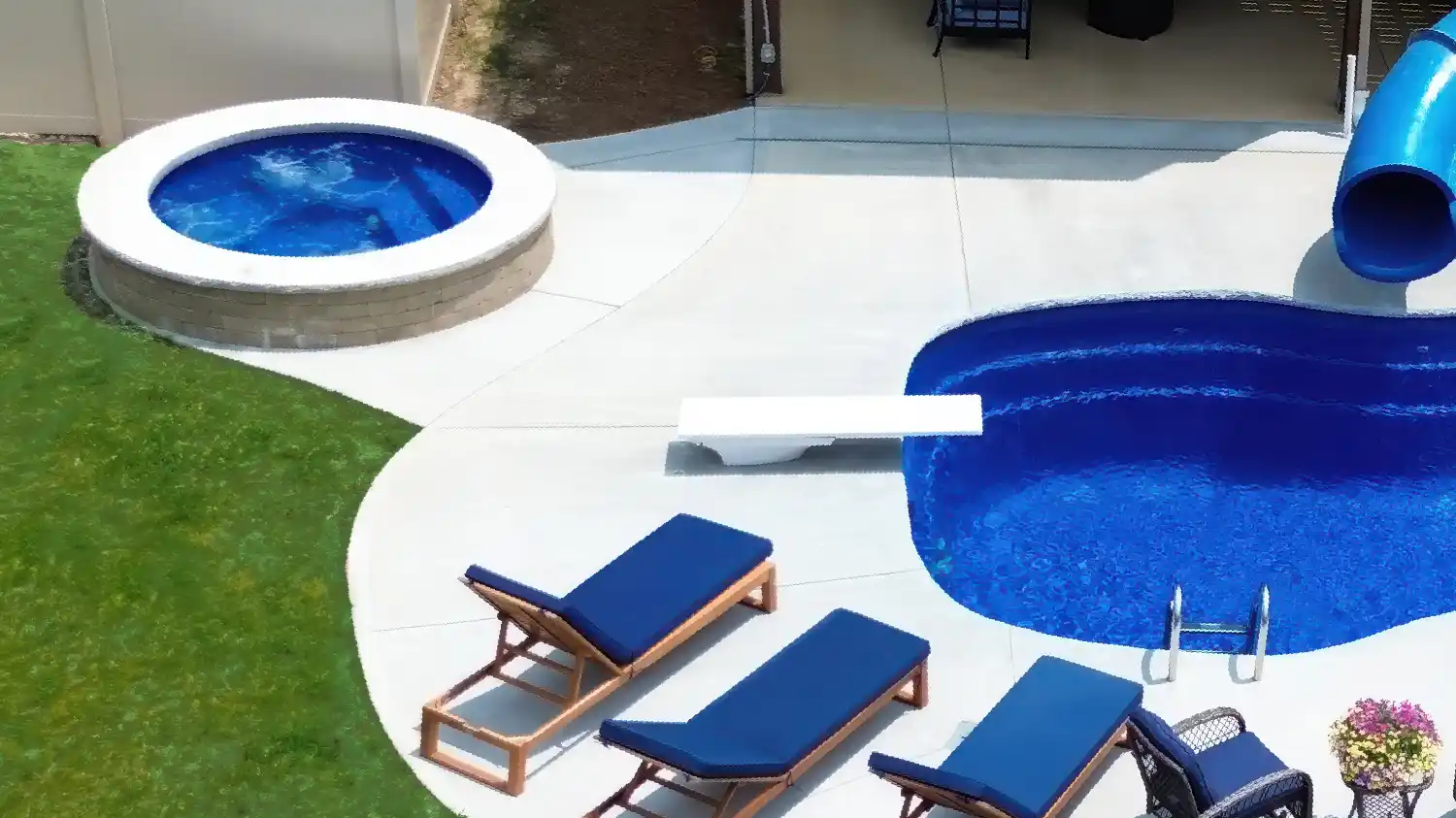 091625-AugustPOTM-3Supporting The Leisure Pools Mediterrean pool with a custom tube slide