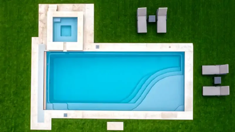 121125-NovemberPOTM-3Supporting Limestone pavers surrounding the swimming pool