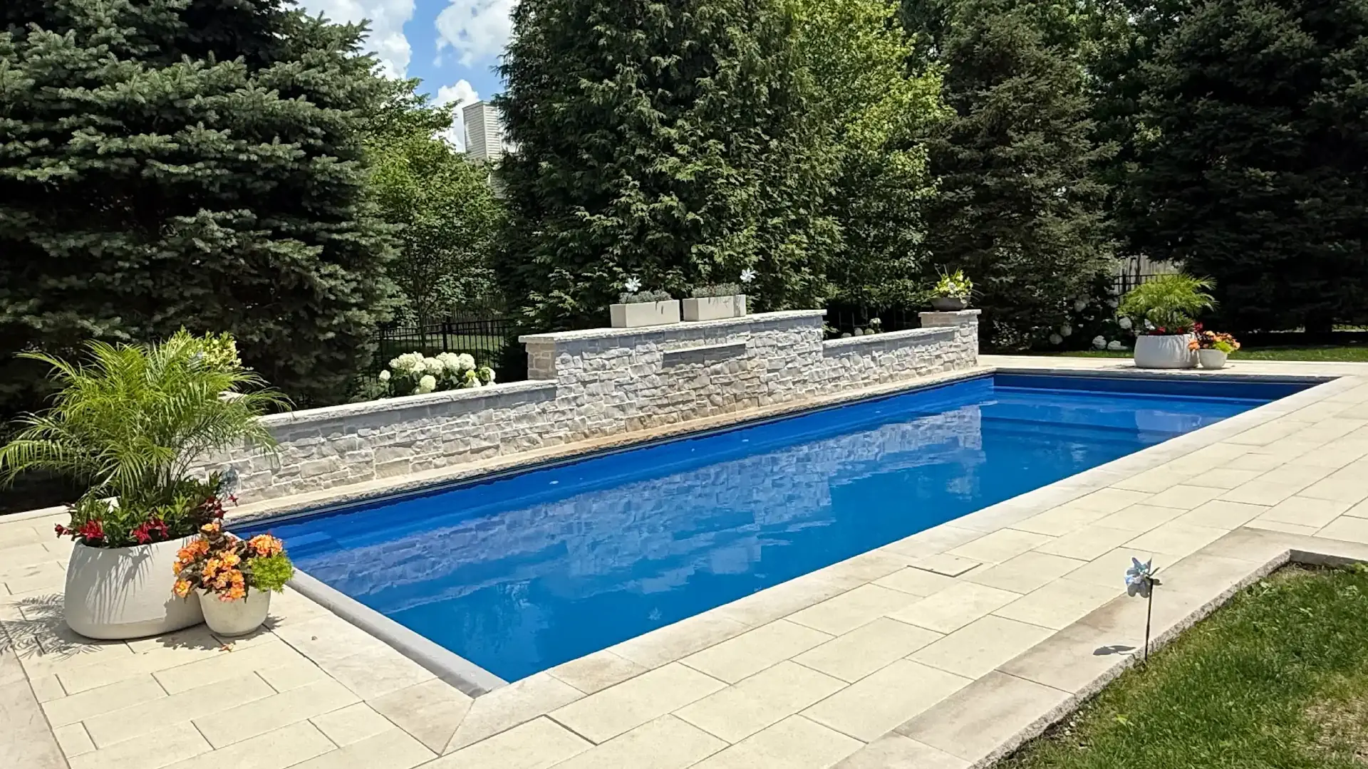 Fiberglass pools in Illinois: your 2026 guide to year-round backyard enjoyment