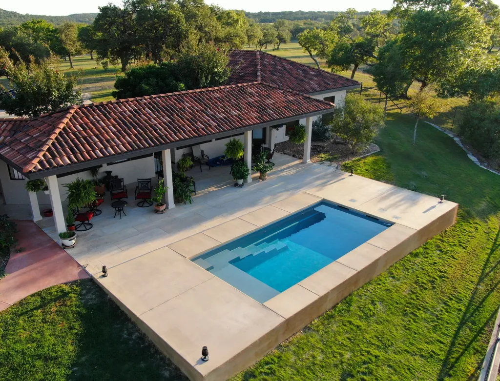 Leisure-Austin-Texas-Precision26-Silver-Grey-Pool-Photo-Gallery-1