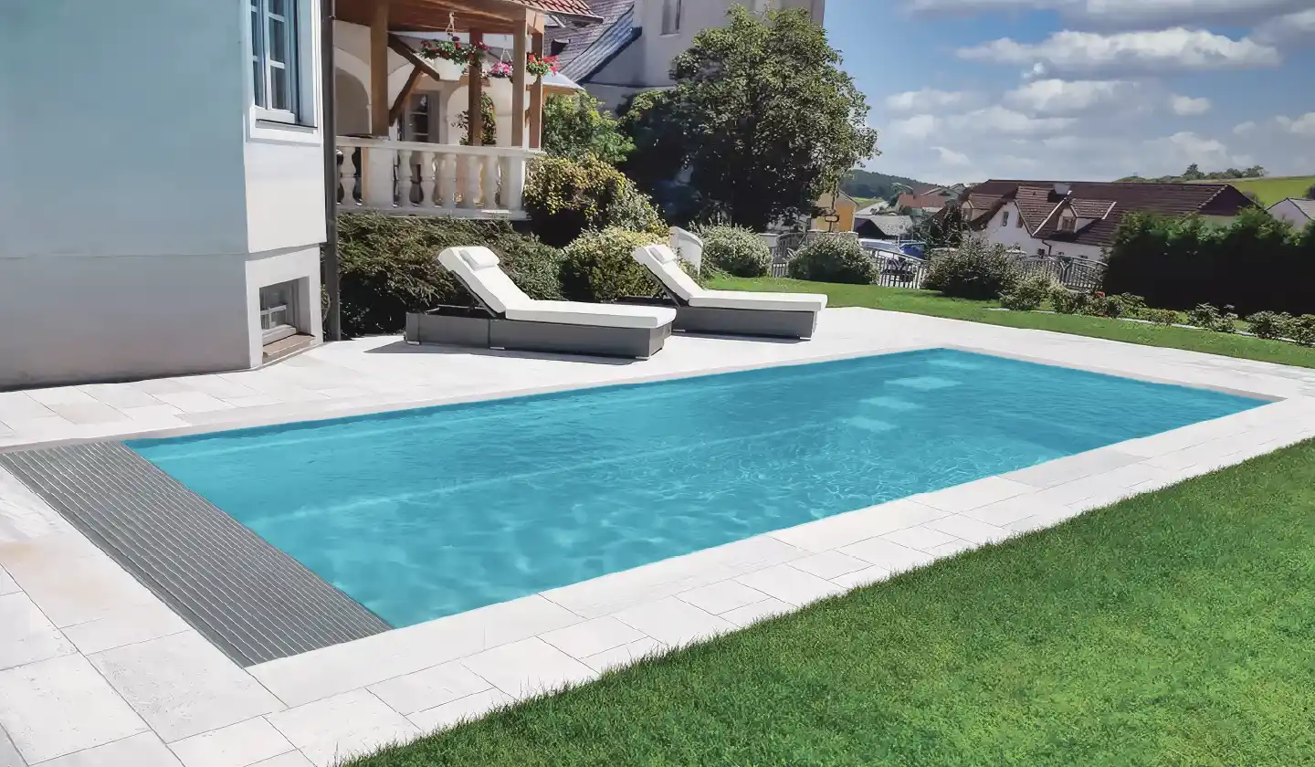 The Encore with Cover pool in Aquamarine