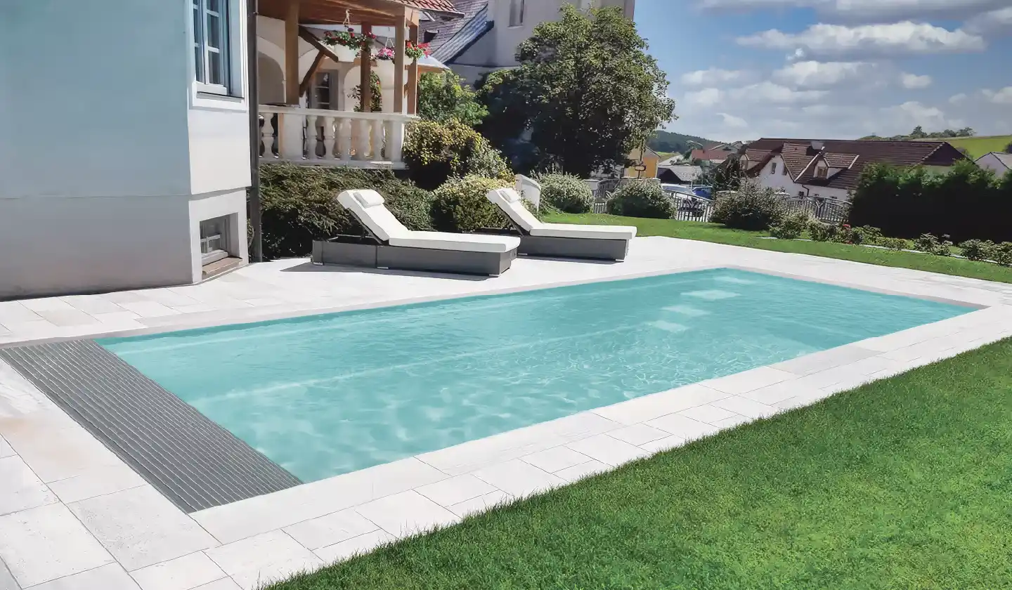 The Encore with Cover pool in Diamond Sand