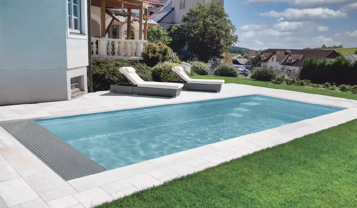 The Encore with Cover pool in Silver Grey