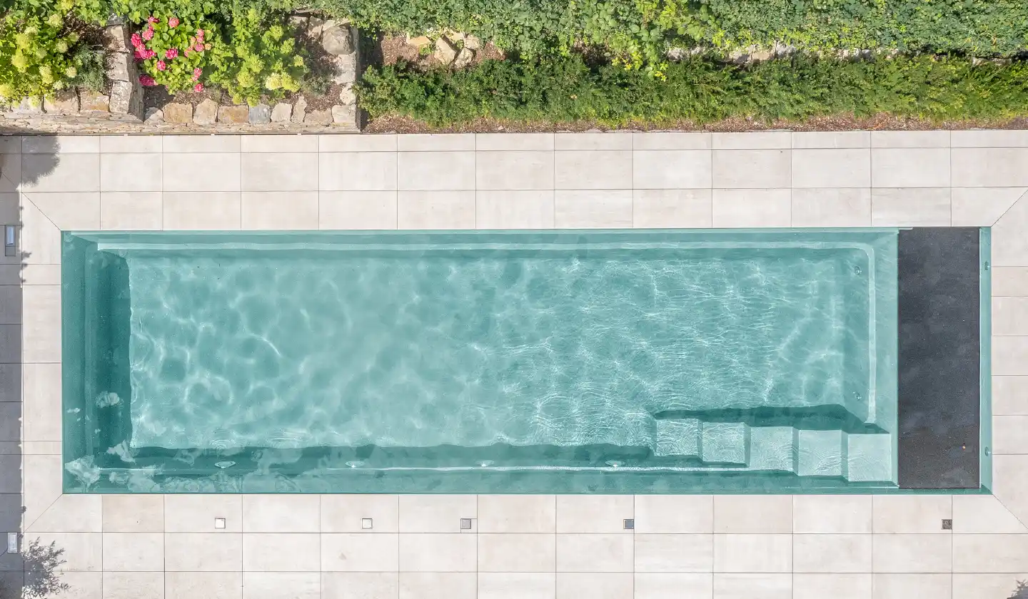 The Linear with Cover pool in Diamond Sand
