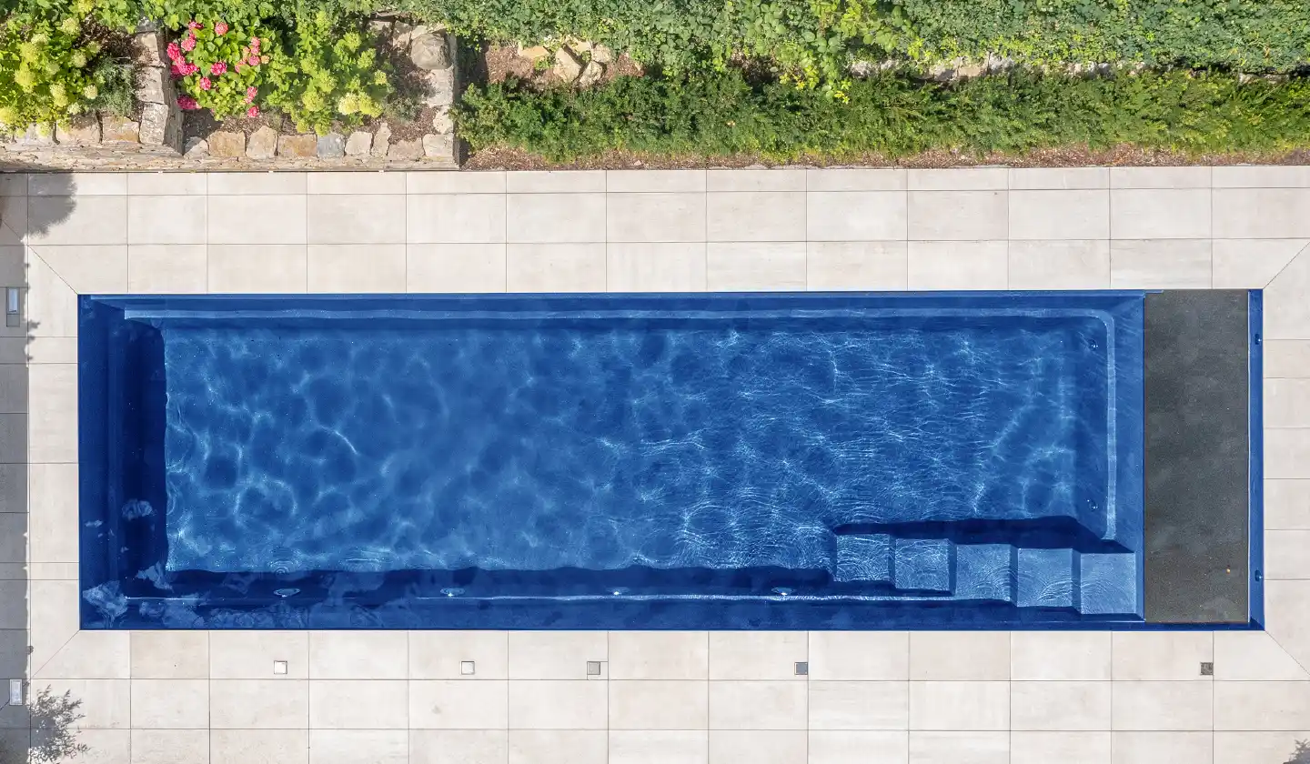 The Linear with Cover pool in Sapphire Blue