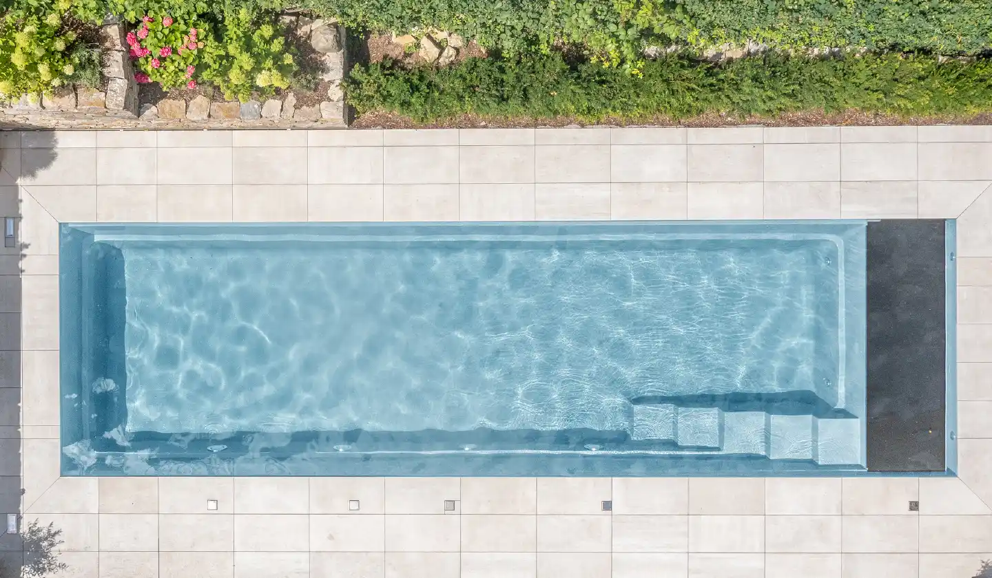 The Linear with Cover pool in Shimmer Sky