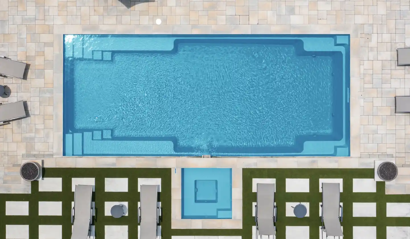 The Supreme pool in Crystal Blue