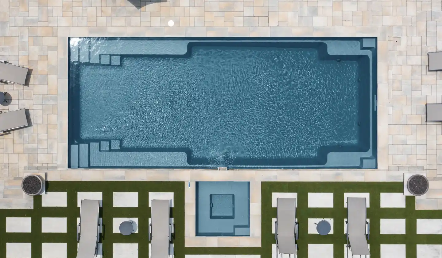 The Supreme pool in Graphite Grey