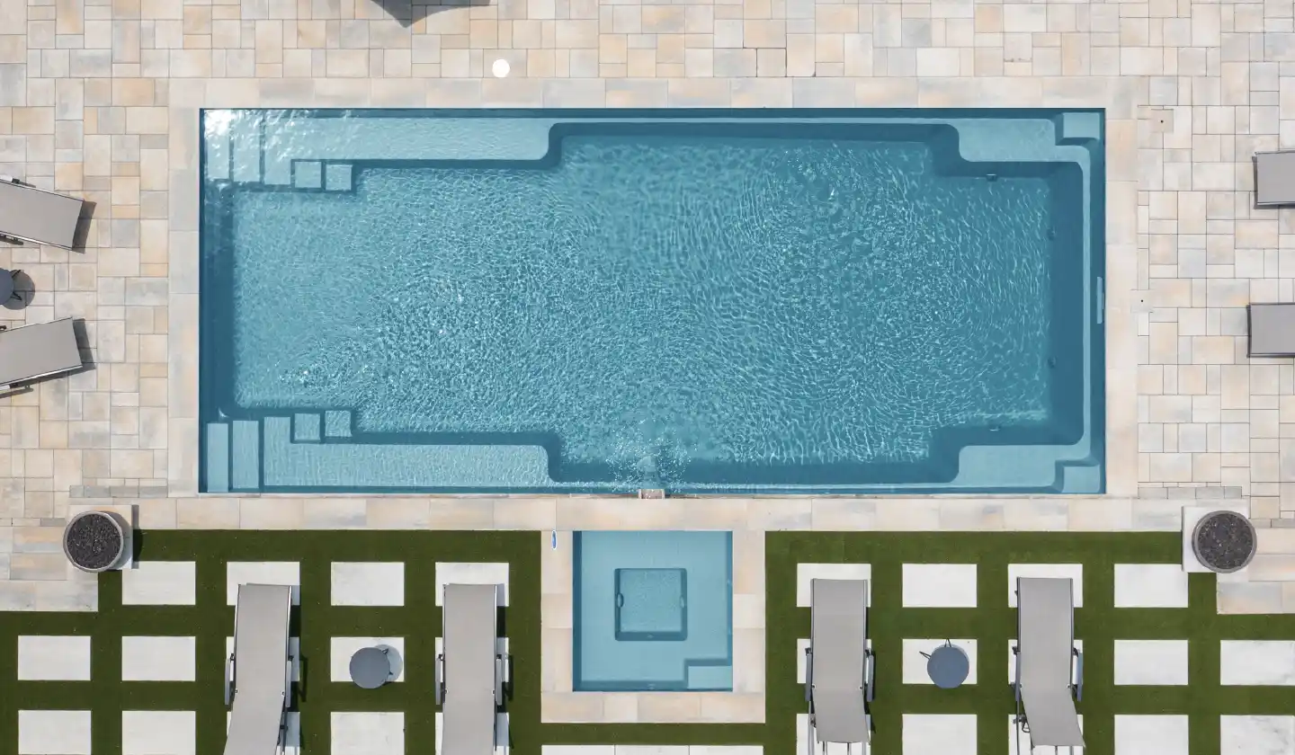 The Supreme pool in Silver Grey
