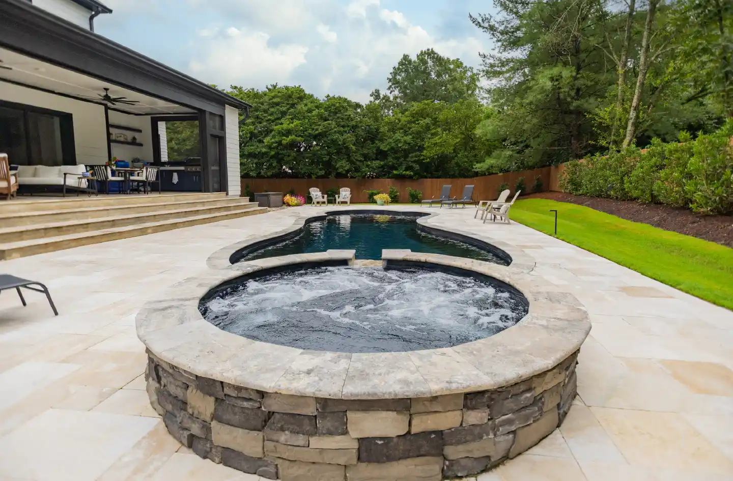 leisure-pools-freeform-pools2-lifestyle-personalize Composite Armour Fiber Closeup